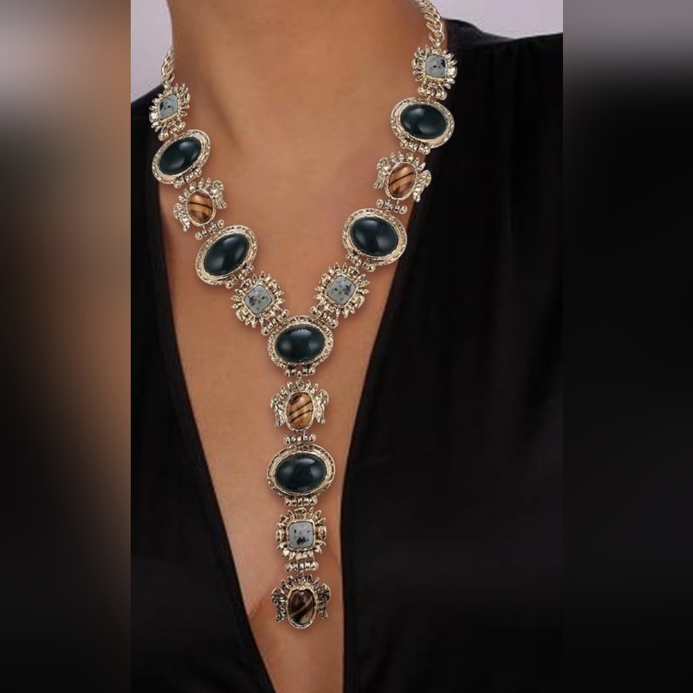 Zara Elegant Black and Silver Necklace